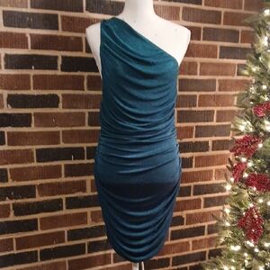 NWT Lioness Emerld Green One-Shoulder Dress